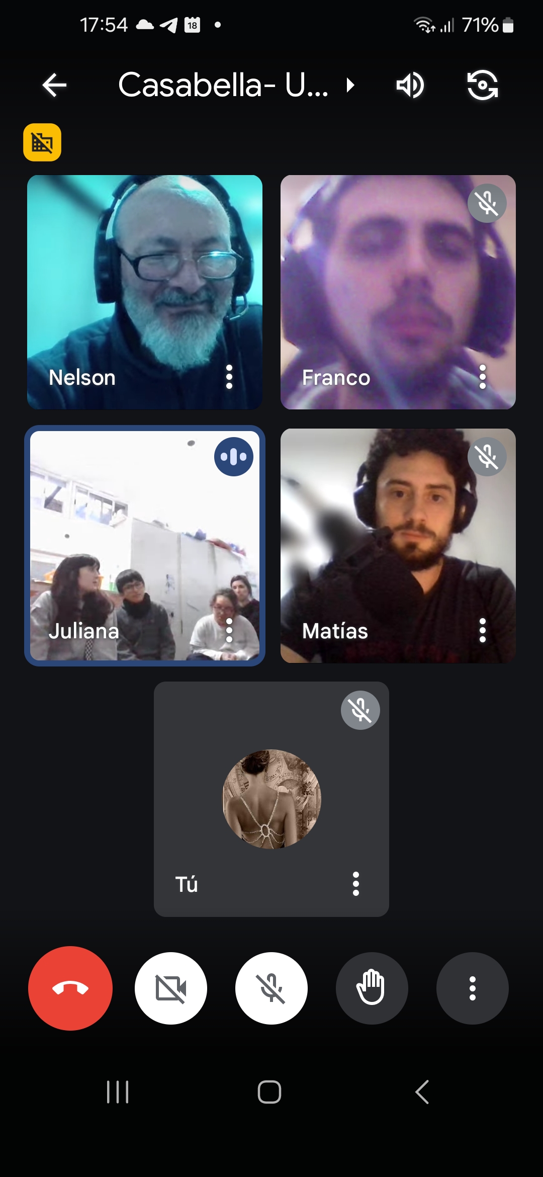 zoom de los colaboradores con alumnos de la universidad de Tandil trabajando en conjunto en un proyecto entre ambas instituciones.