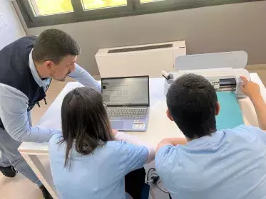 ACTIVIDAD DE DISEÑO DE AYUDAS TÉCNICAS EN IMPRESORA 3D